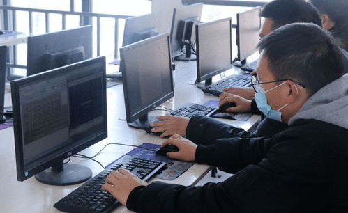 軟件工程與計(jì)算機(jī)科學(xué)與技術(shù) 軟件開發(fā)之路如何選擇？